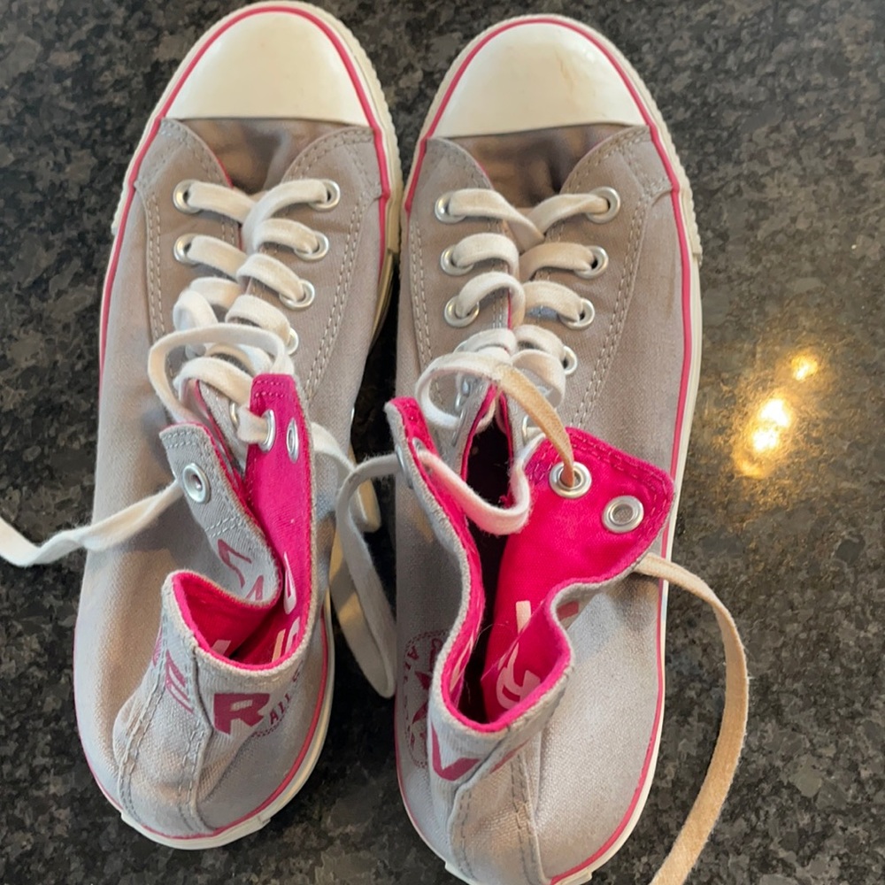 Converse Tennis shoes